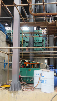 新能源電池硫酸錳化工廠新輥壓機(jī)軸承潤滑脂初裝